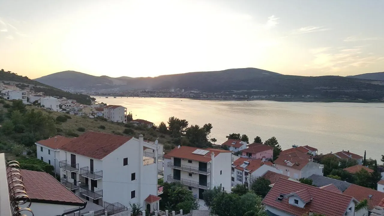 Apartments Zuzul - Trogir